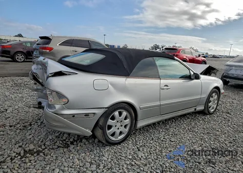 2001 Mercedes-Benz Clk 320 из США, поврежденный, VIN WDBLK65G01T091401